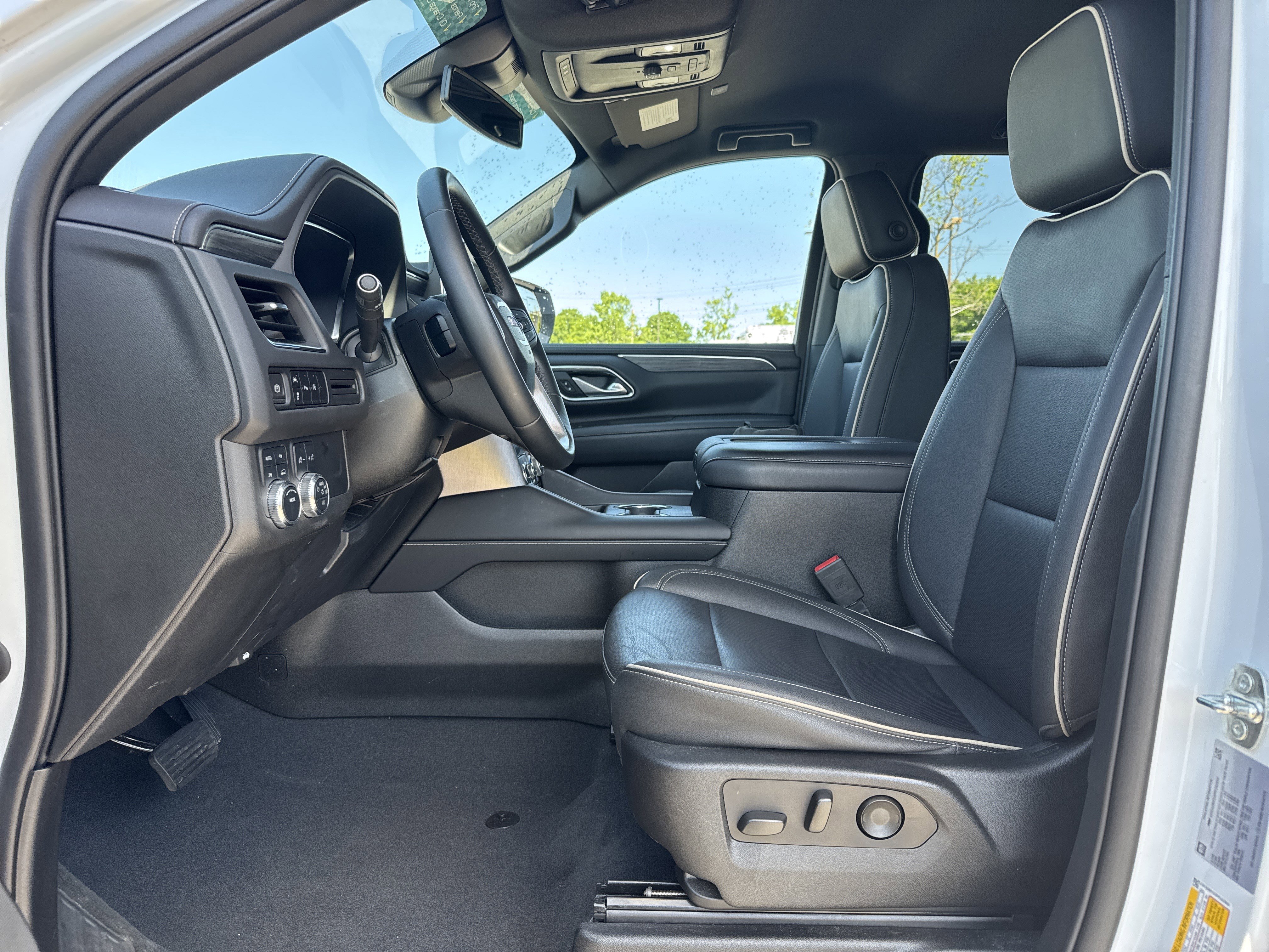 Used 2023 GMC Yukon SLT image 16