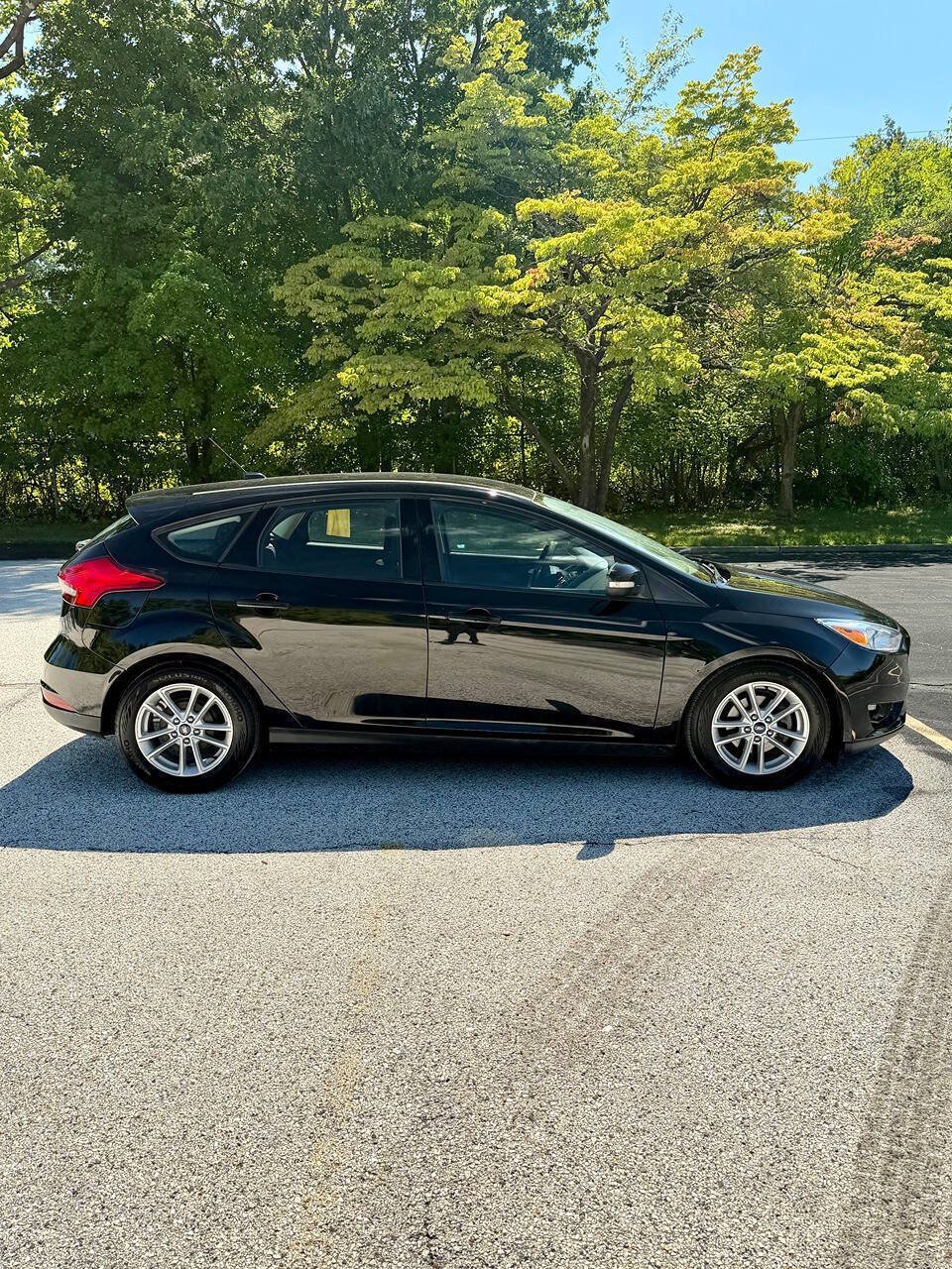 Used 2017 Ford Focus SE FWD image 6