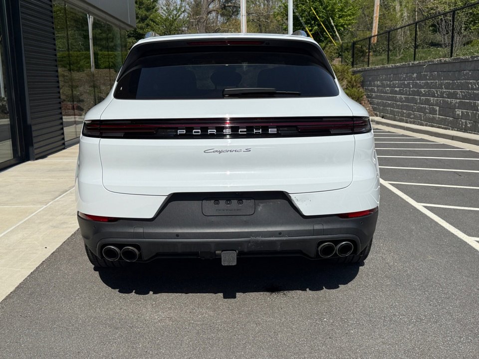 Certified 2025 Porsche Cayenne S image 6