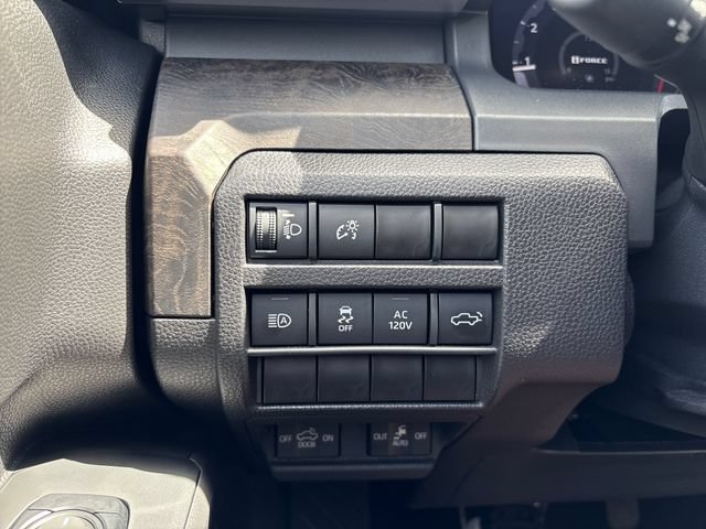 Used 2024 Toyota Tacoma Limited w/ Limited Package (LT) AWD/4WD image 33