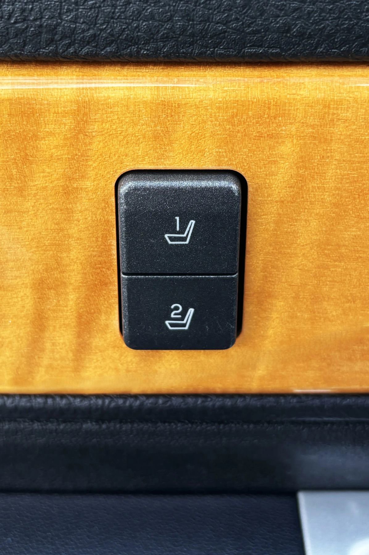 Used 2010 Lincoln MKX AWD image 15