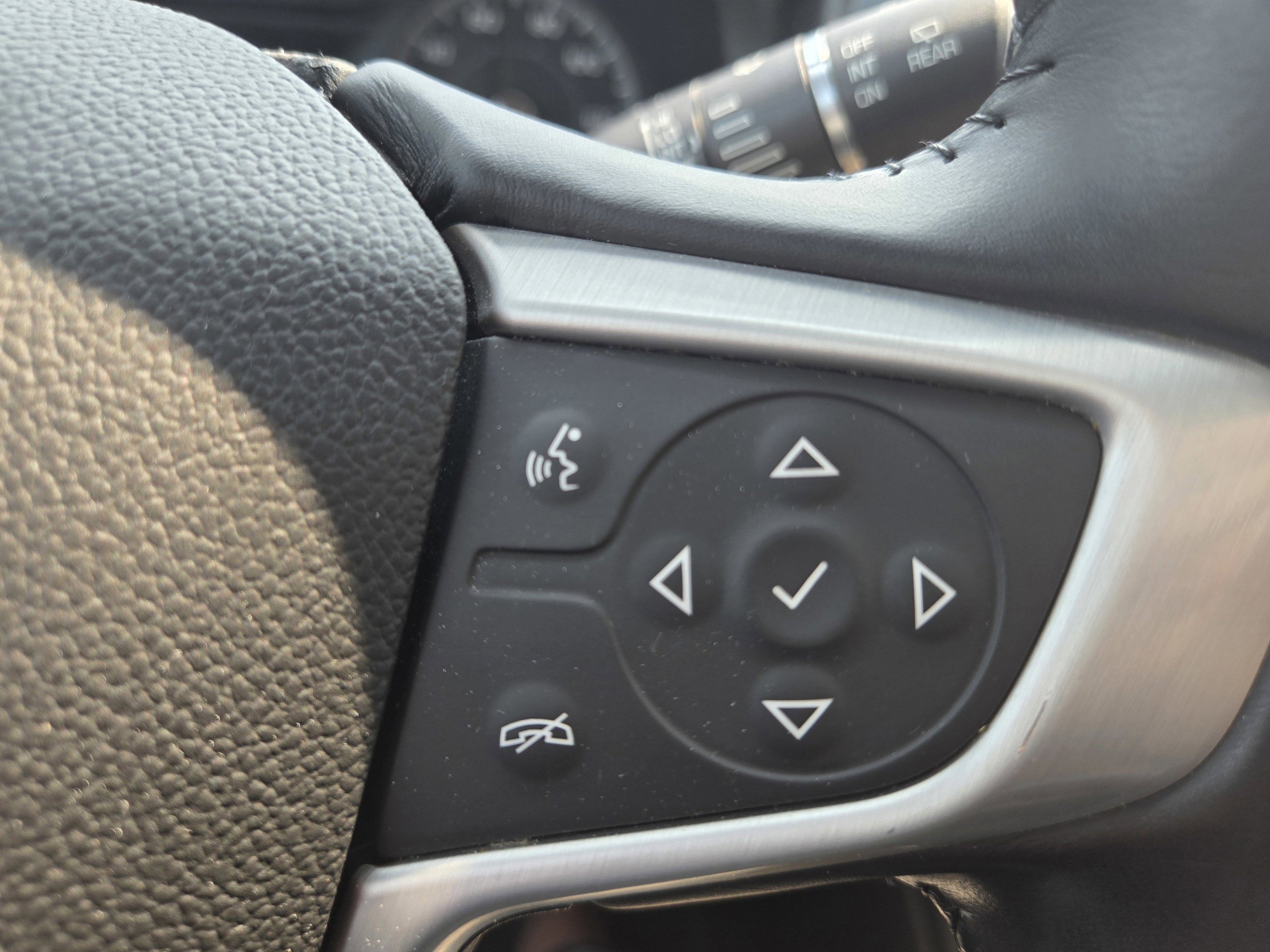 Used 2019 GMC Acadia SLE w/ LPO, Floor Liner Package image 21