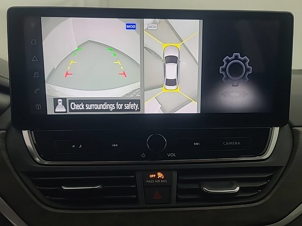 Used 2025 Nissan Altima 2.5 SL FWD image 33