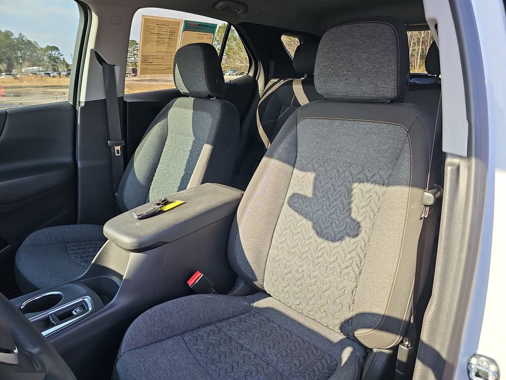 Used 2023 Chevrolet Equinox LT image 18