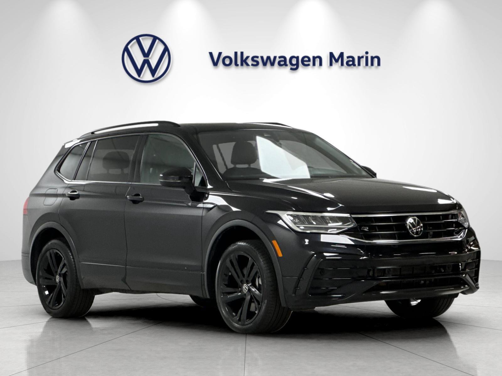 Used 2023 Volkswagen Tiguan SE R-Line FWD image 7
