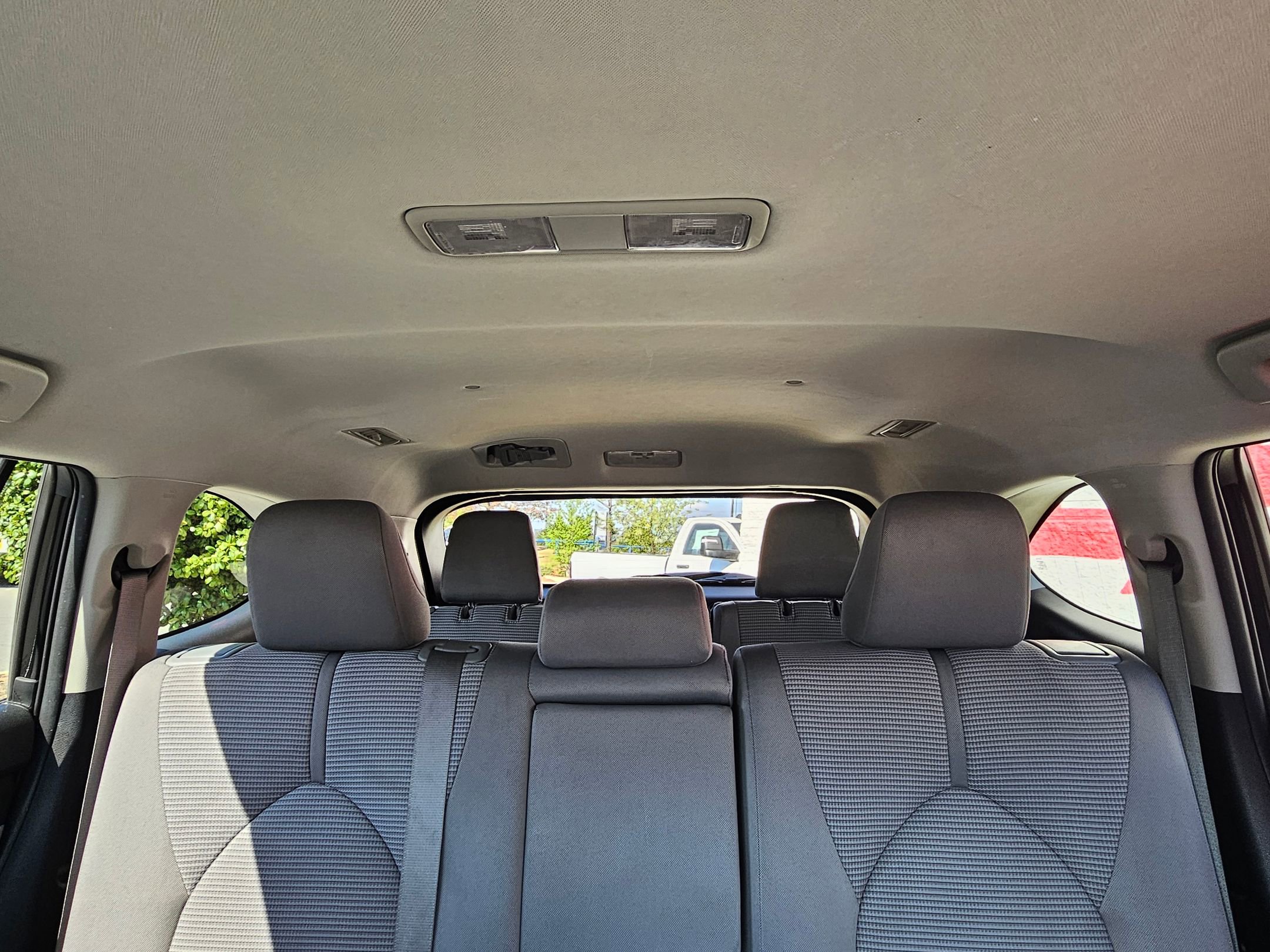 Used 2020 Toyota Highlander LE image 28