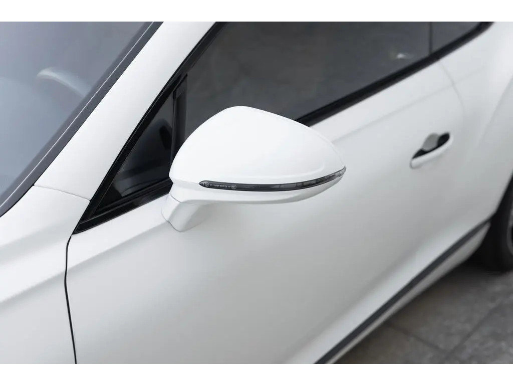 Used 2021 Bentley Continental GT V8 image 15