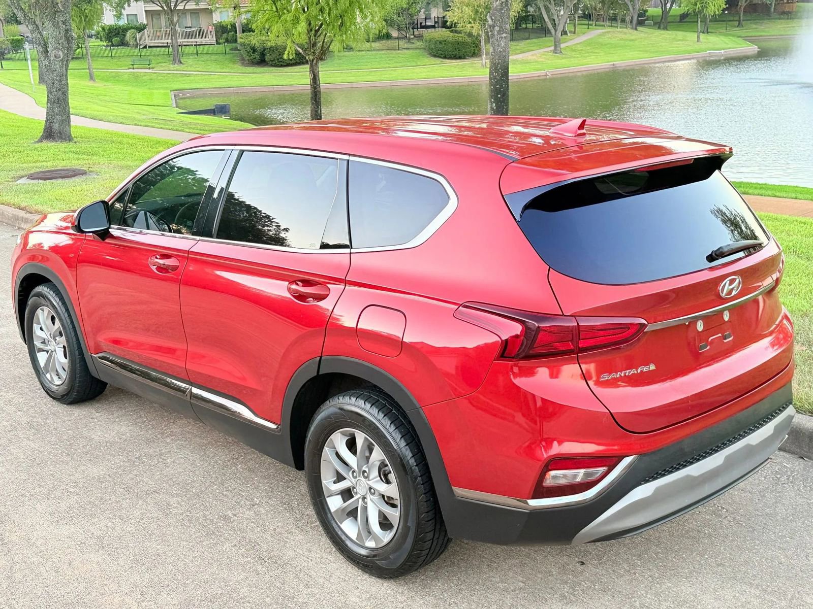 Used 2019 Hyundai Santa Fe SEL image 17