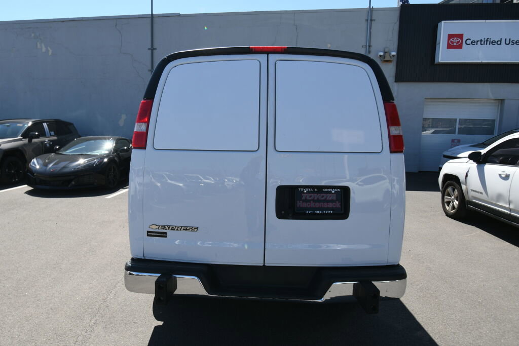 Used 2019 Chevrolet Express 2500 w/ Driver Convenience Package RWD image 6