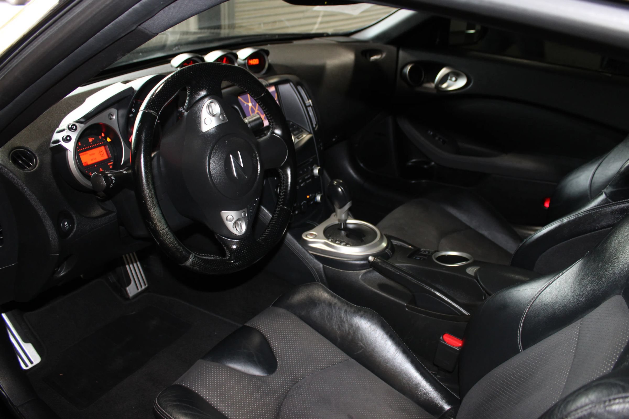 Used 2014 Nissan 370Z Touring w/ Sport Package RWD image 22