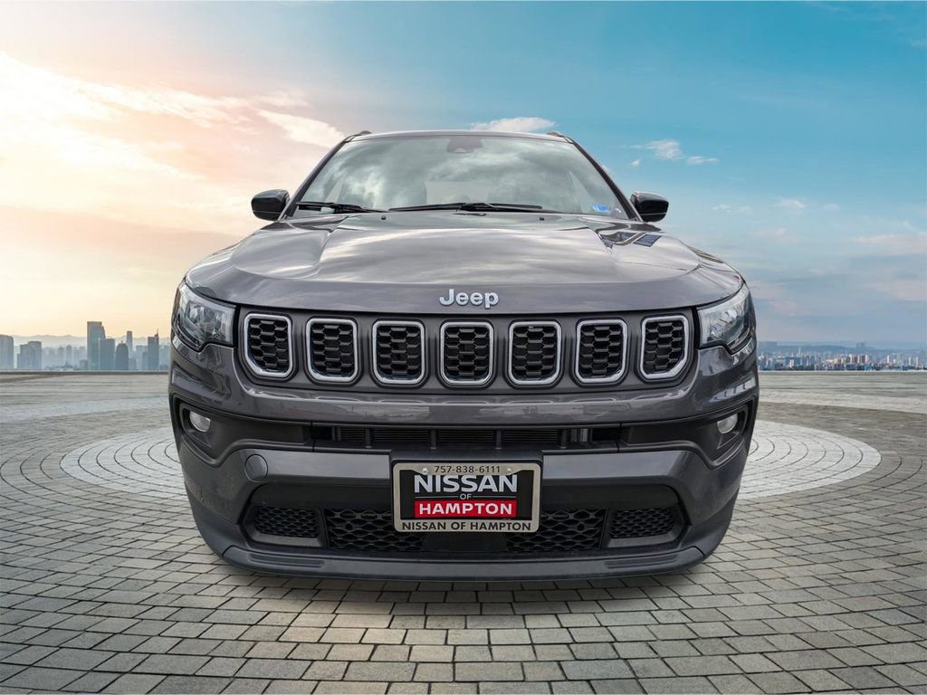 Used 2024 Jeep Compass Latitude image 10