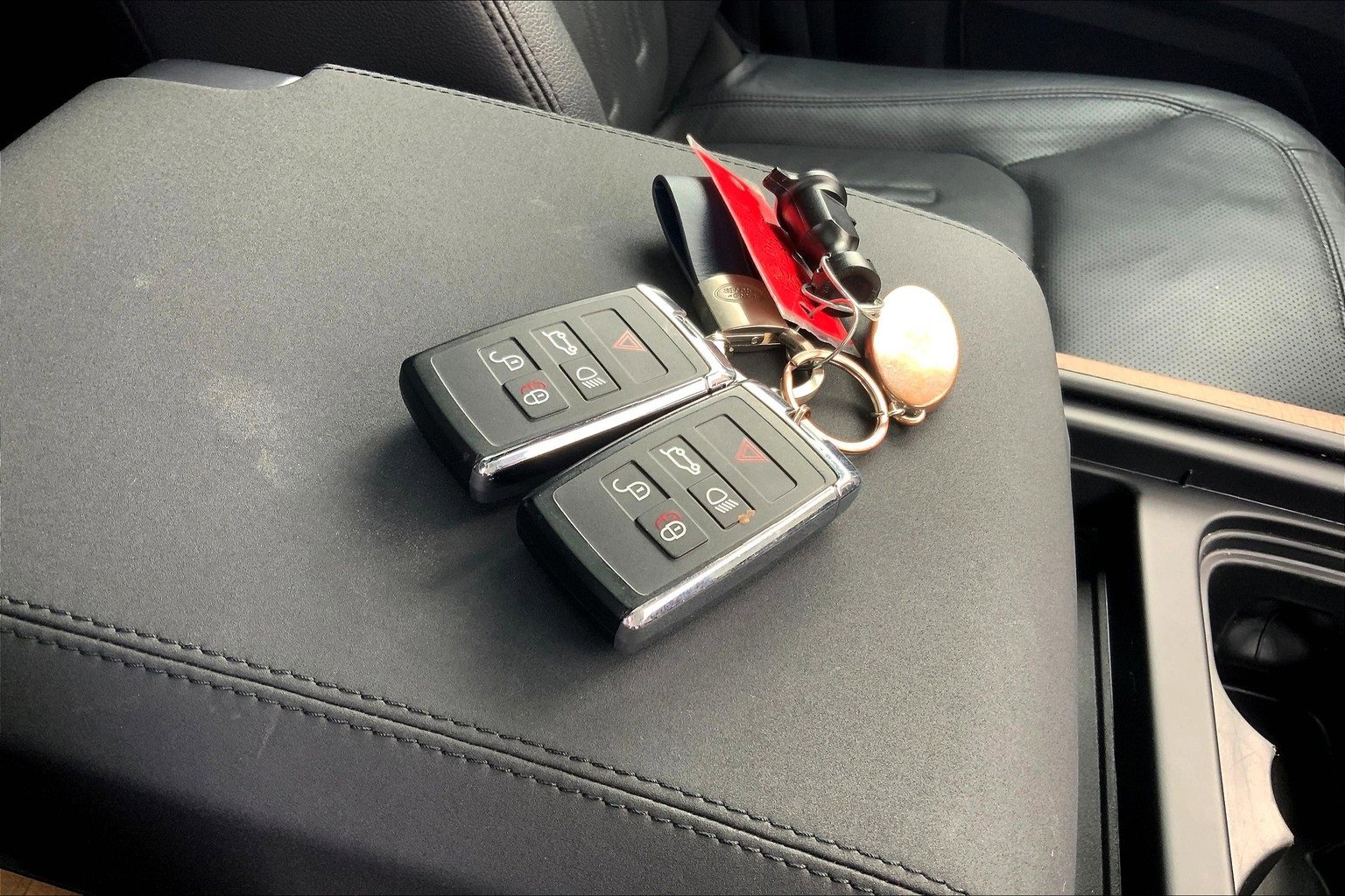 Used 2022 Land Rover Defender 110 S image 13