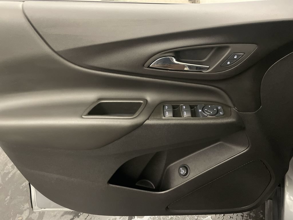 Used 2024 Chevrolet Equinox LT AWD/4WD image 15