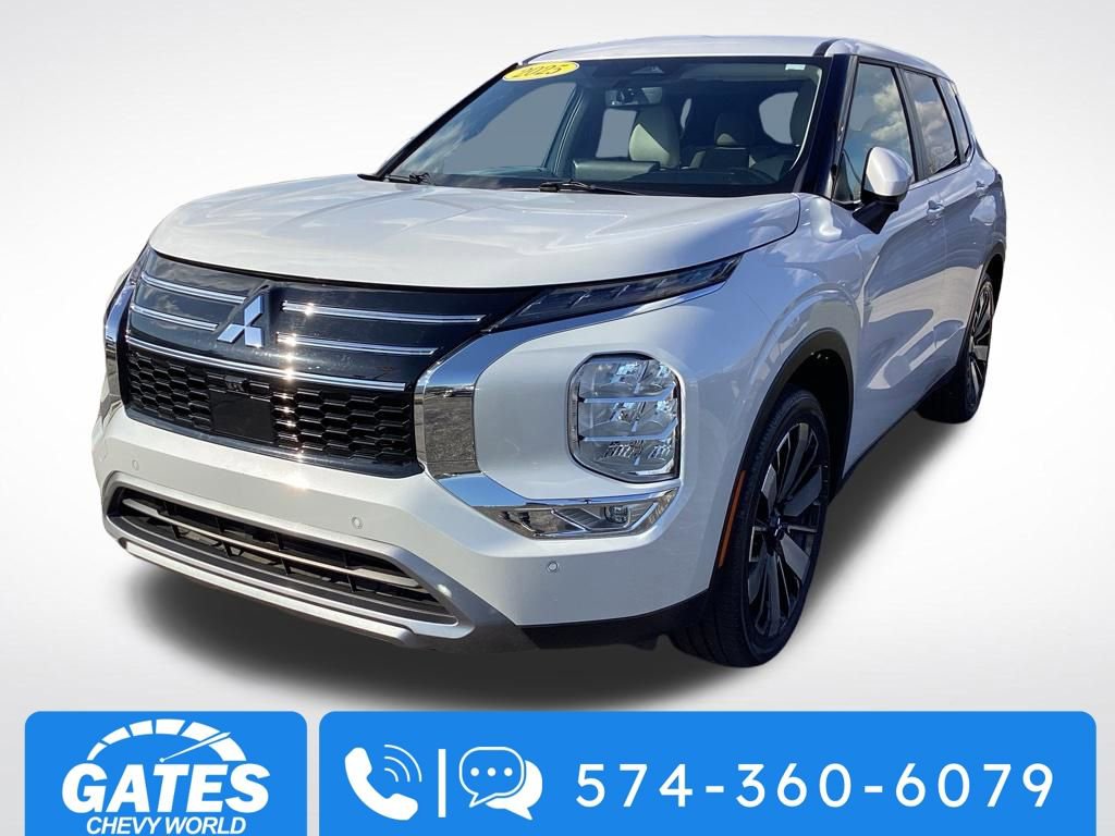 Used 2025 Mitsubishi Outlander SE image 5