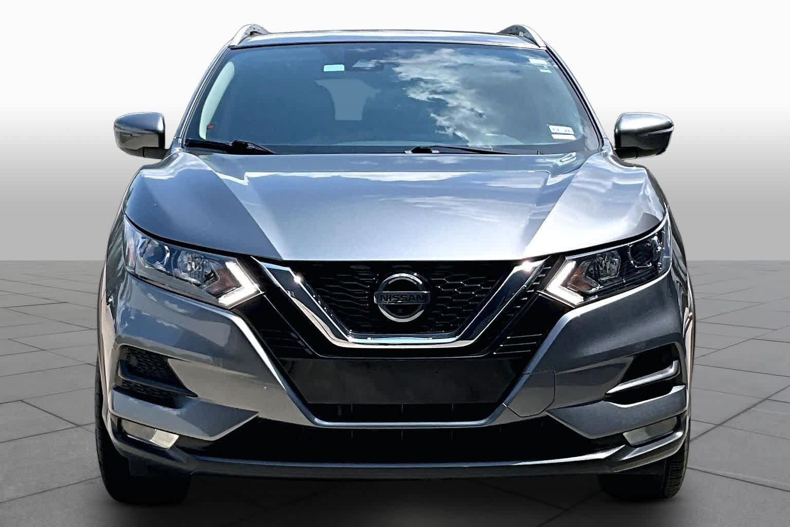 Used 2021 Nissan Rogue Sport SV w/ Technology Package FWD image 4