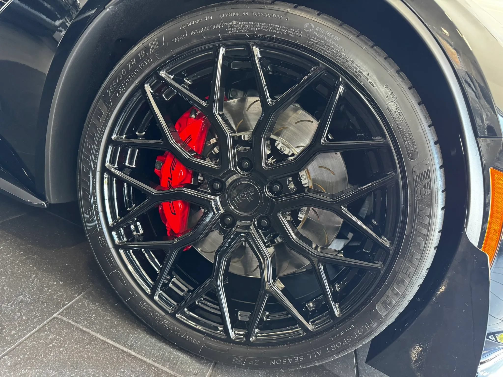 Used 2015 Chevrolet Corvette Z06 w/ 3LZ Preferred Equipment Group RWD image 44