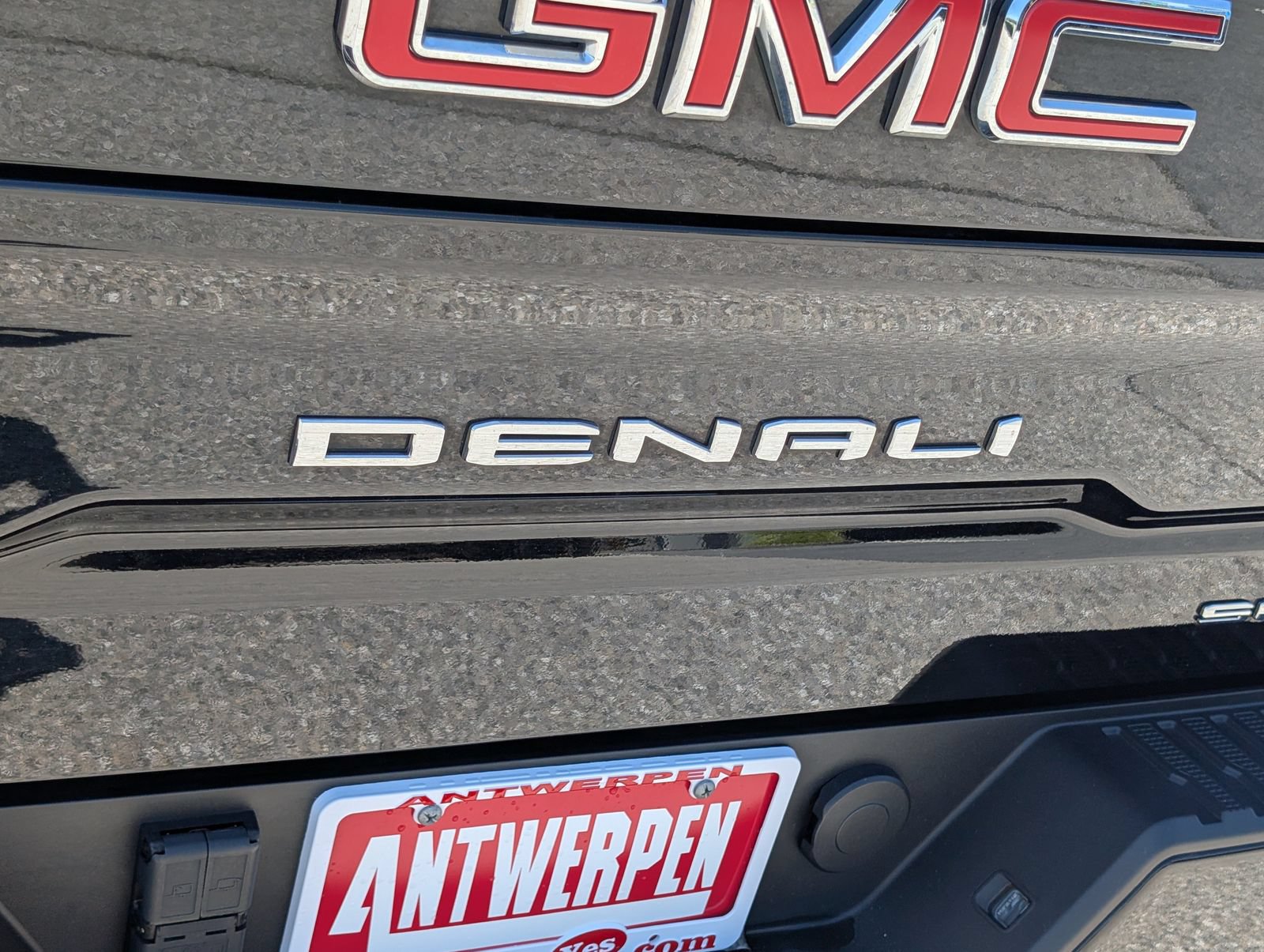 Used 2023 GMC Sierra 1500 Denali AWD/4WD image 9
