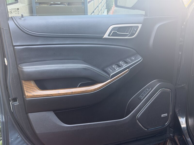Used 2019 GMC Yukon XL Denali AWD/4WD image 13
