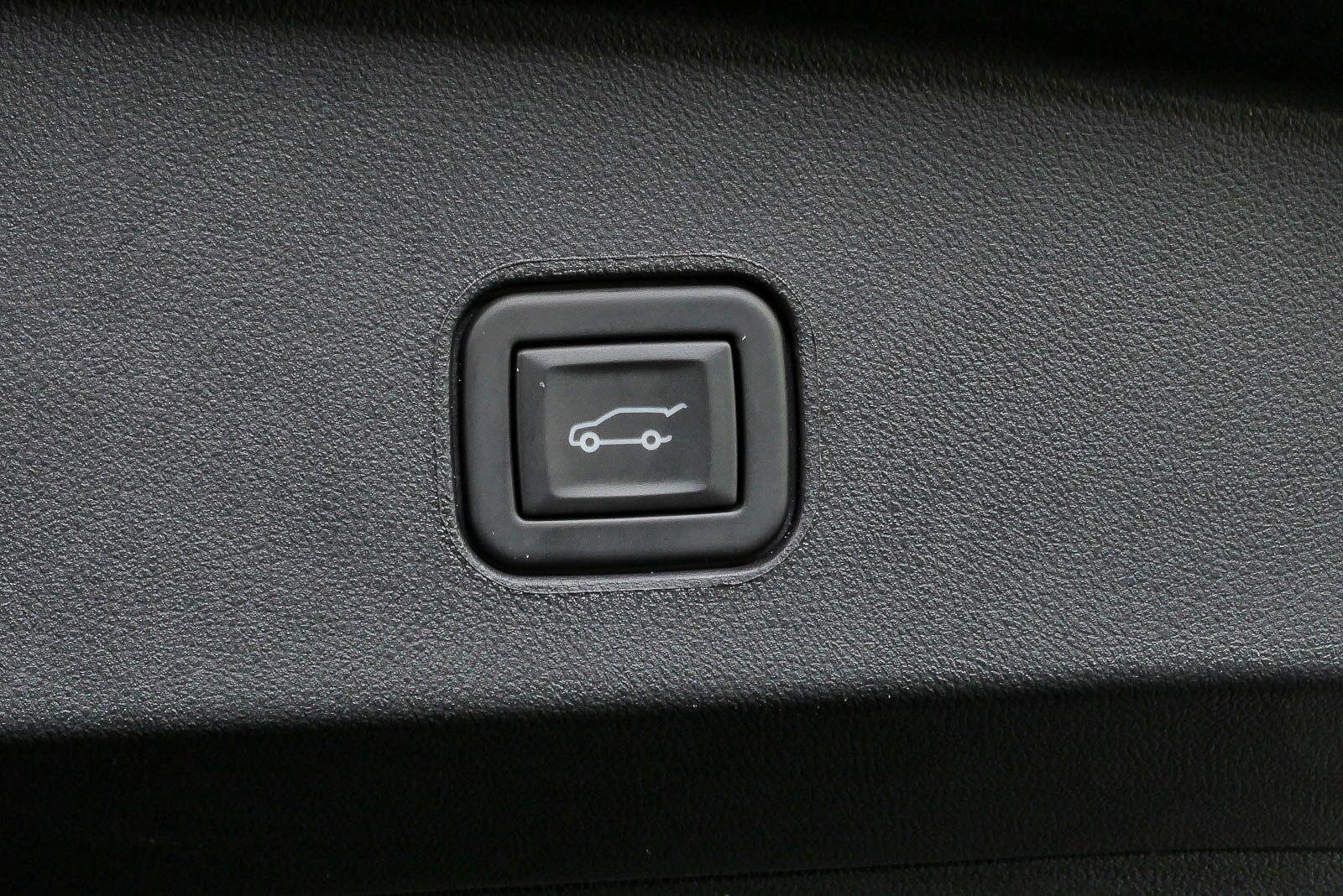 Used 2024 Cadillac Lyriq Sport AWD/4WD image 30