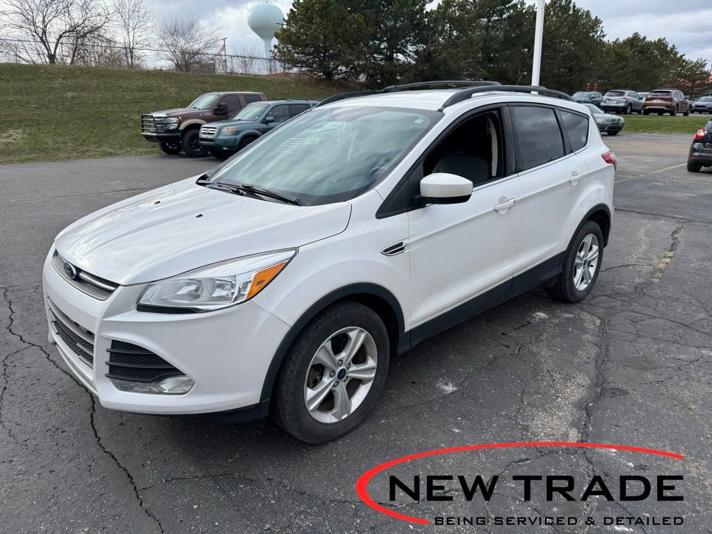 Used 2016 Ford Escape SE w/ Equipment Group 201A image 1