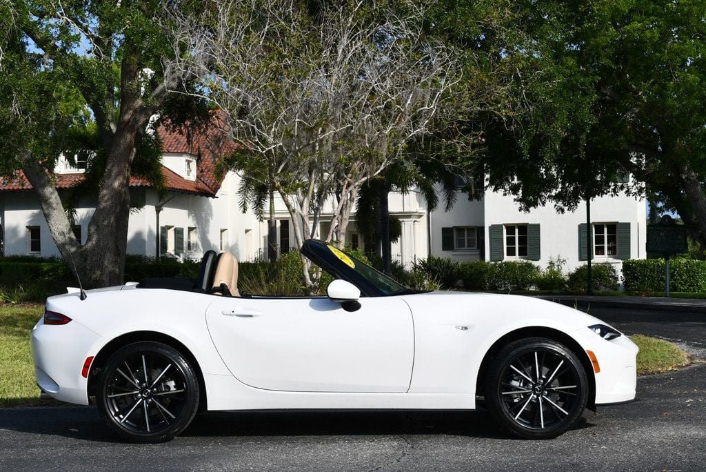 Used 2024 MAZDA MX-5 Miata Grand Touring RWD image 38