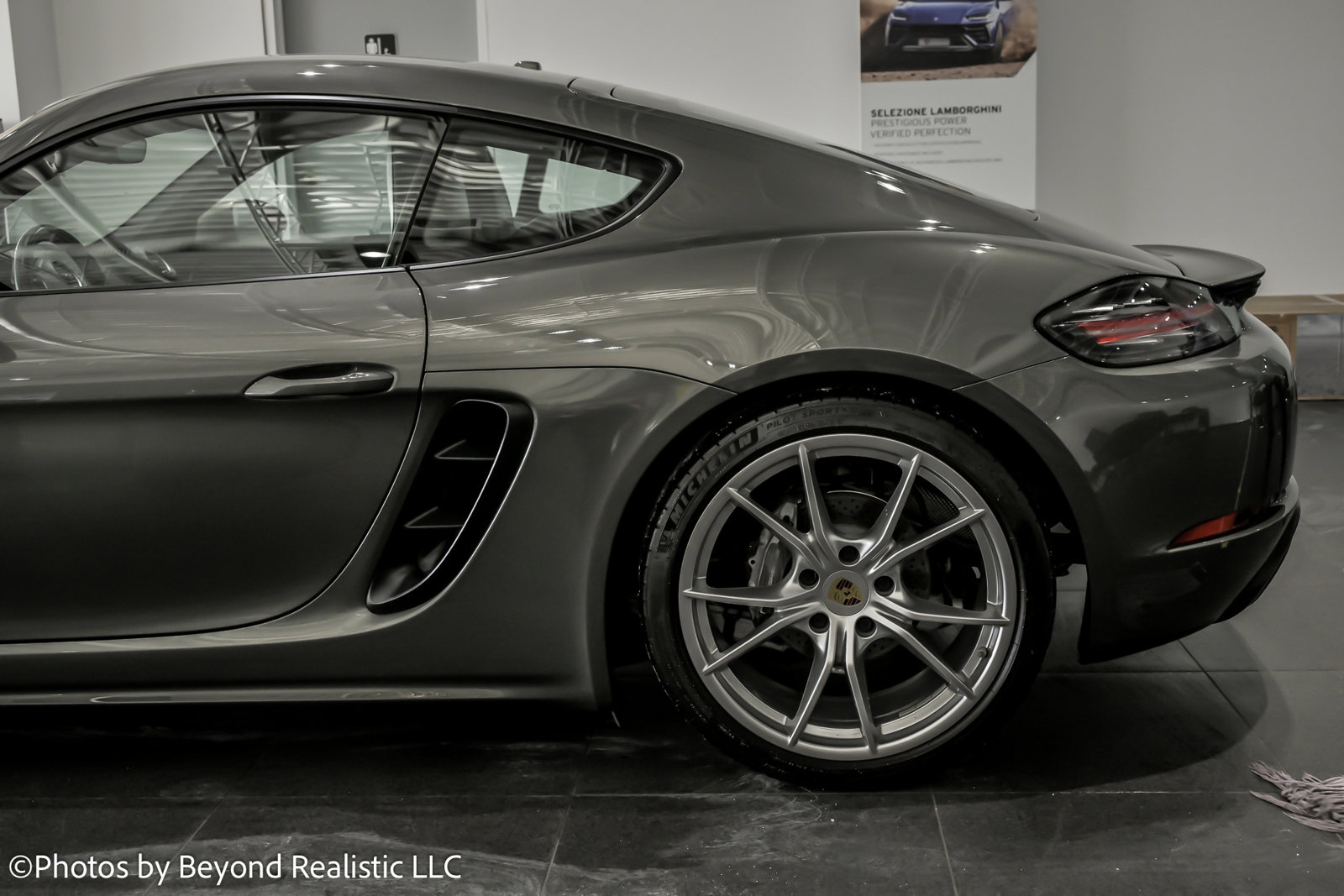 Used 2023 Porsche 718 Cayman T w/ Sport Chrono Package image 10