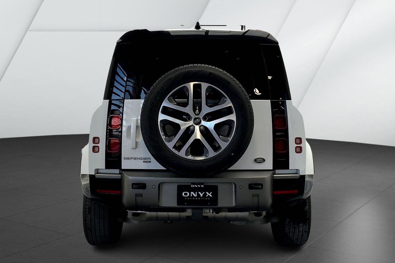 Certified 2022 Land Rover Defender 110 X-Dynamic HSE image 3