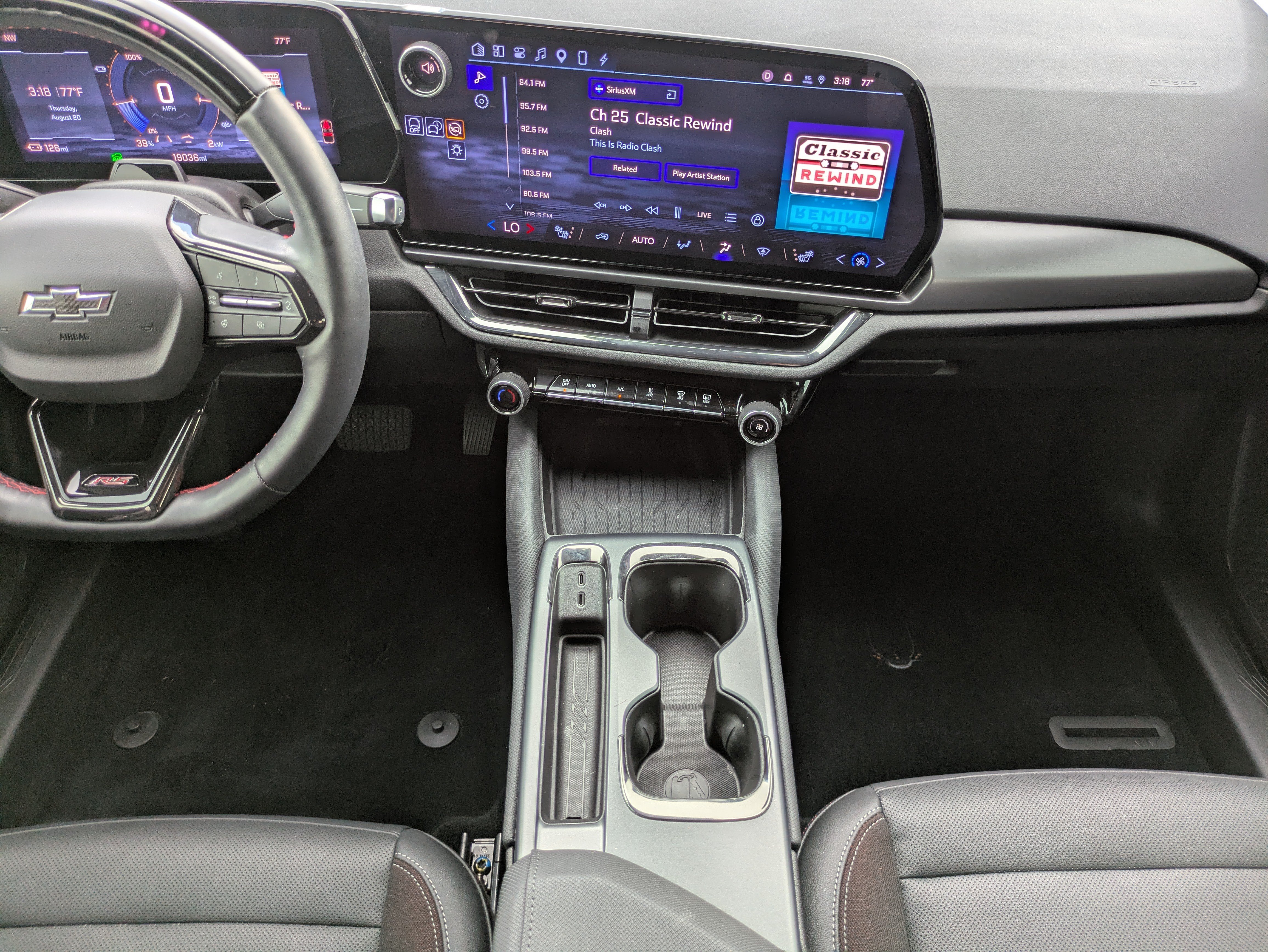 Used 2024 Chevrolet Equinox EV RS FWD image 33