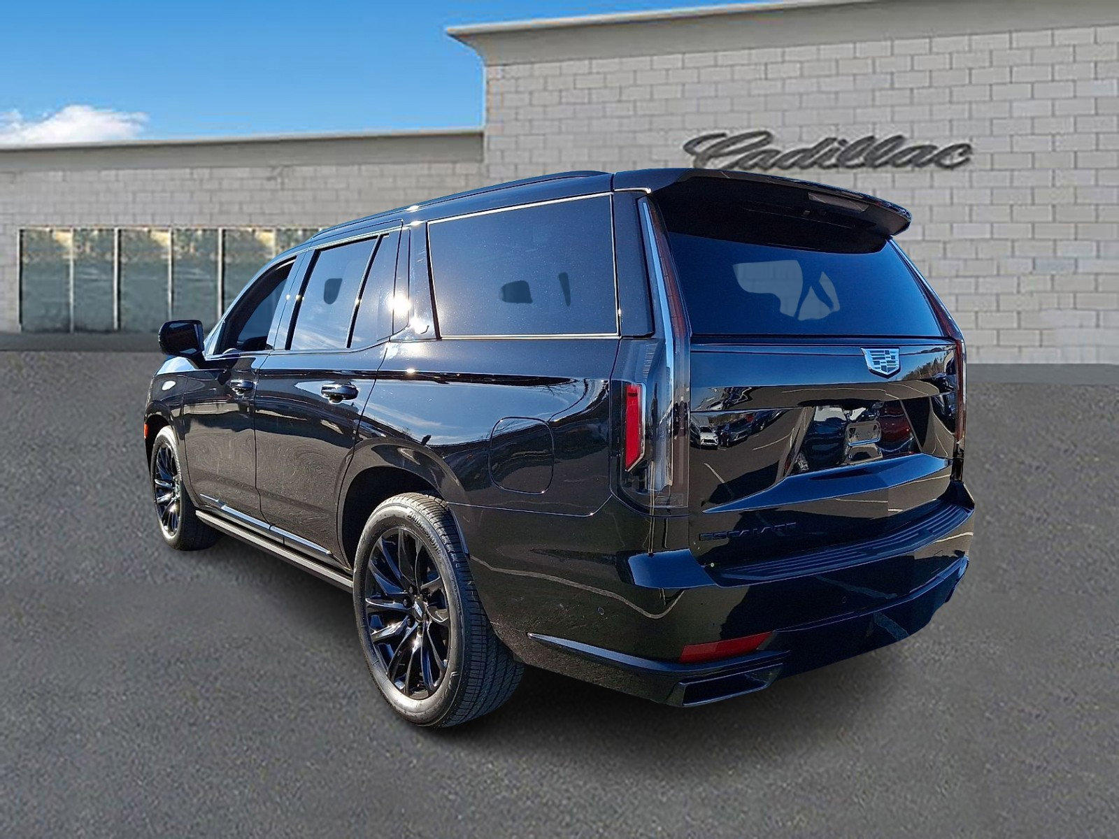 Certified 2023 Cadillac Escalade Sport w/ LPO, ONYX Package image 2