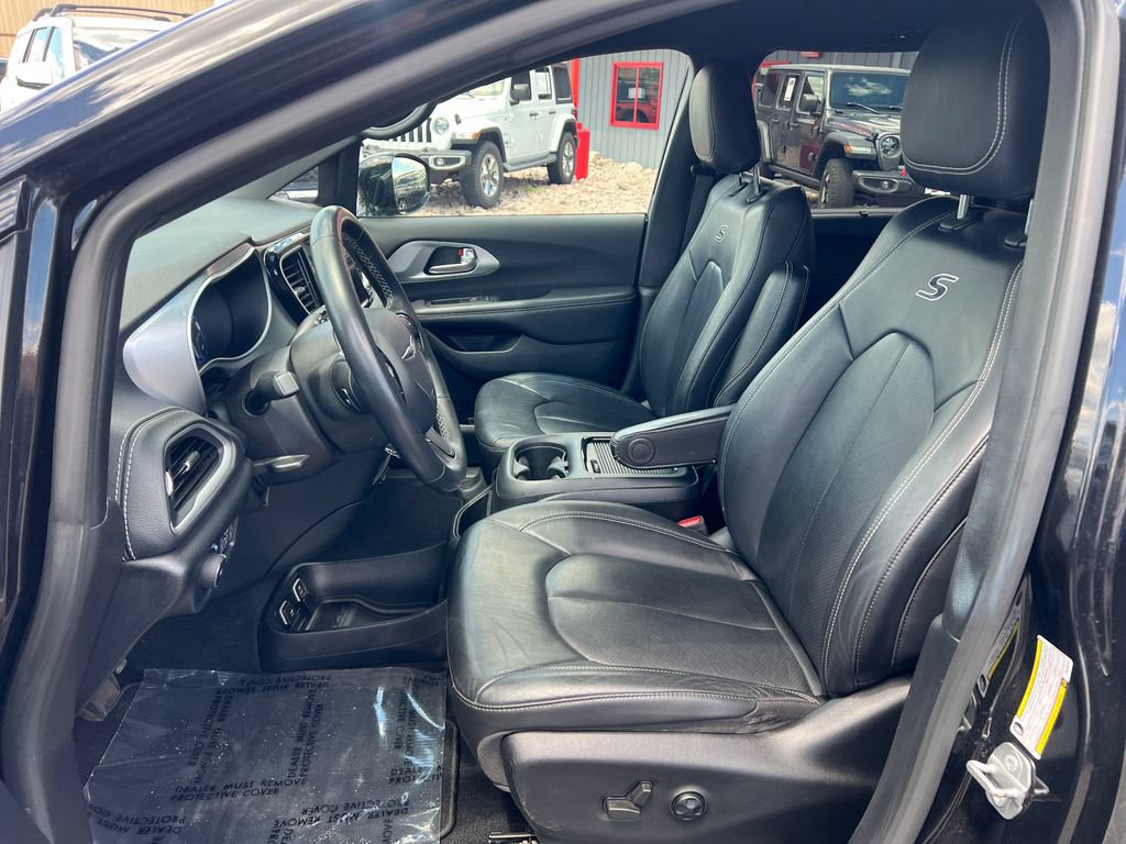 Used 2021 Chrysler Pacifica Touring-L w/ Premium & Safety Sphere Group AWD/4WD image 24