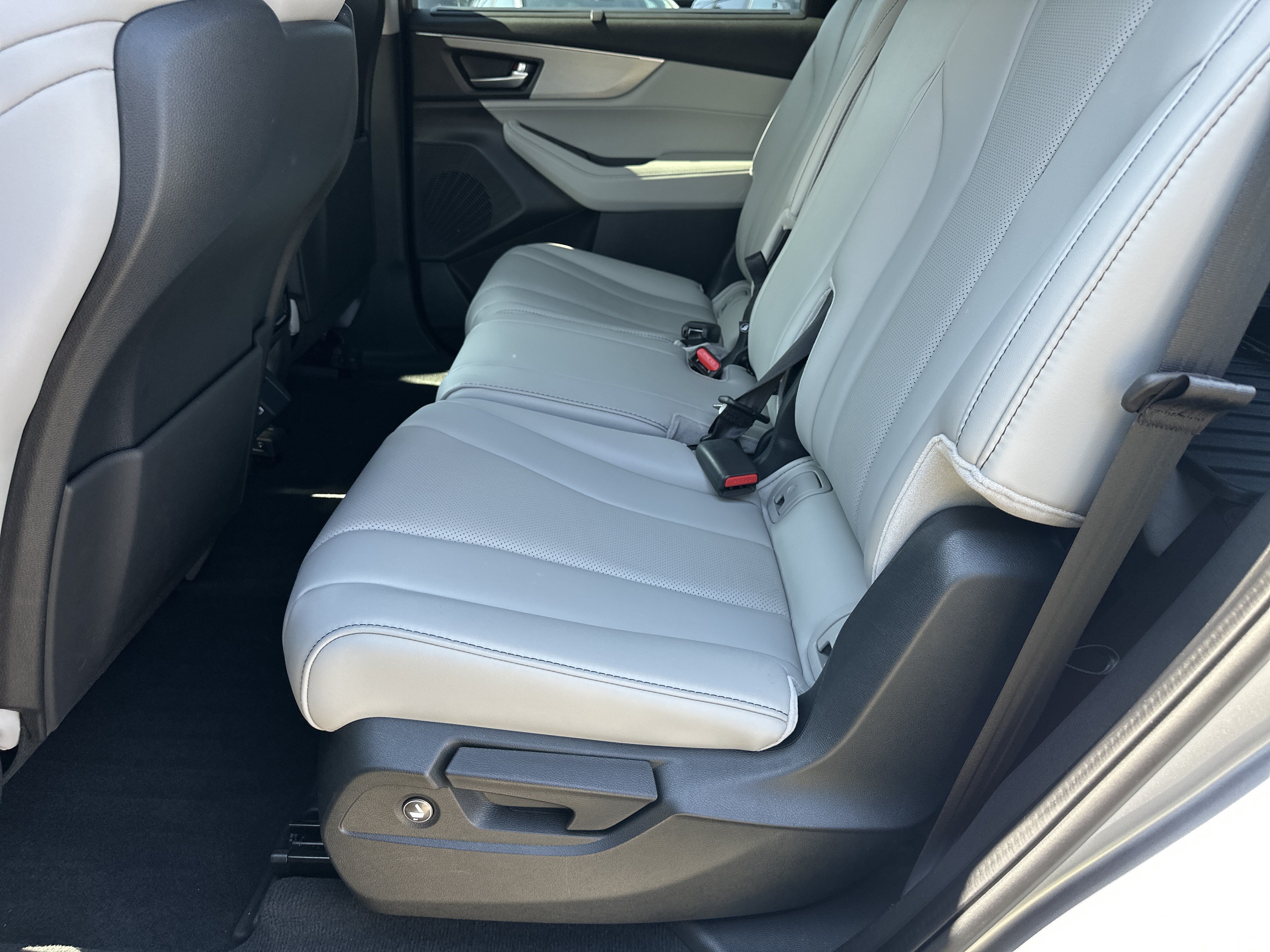 Certified 2024 Acura MDX w/ Technology Package FWD image 24