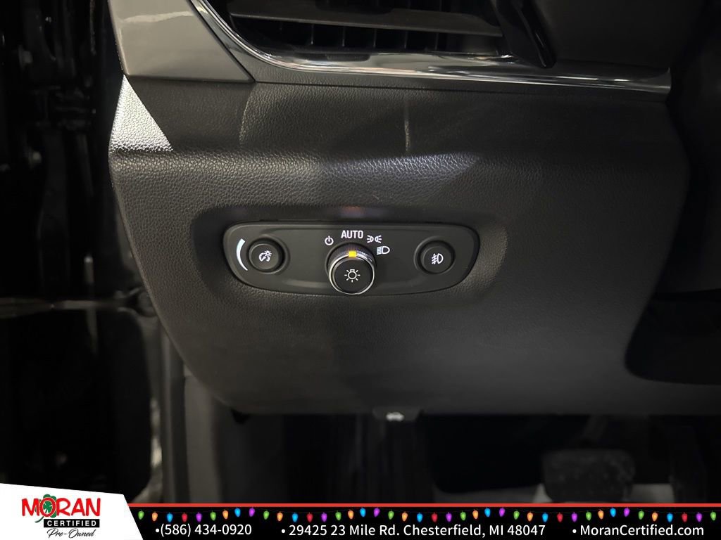 Used 2018 Chevrolet Traverse LT image 16