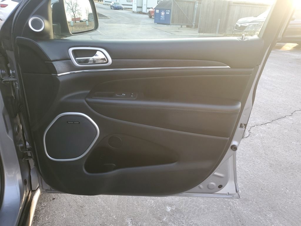 Used 2018 Jeep Grand Cherokee Summit image 31