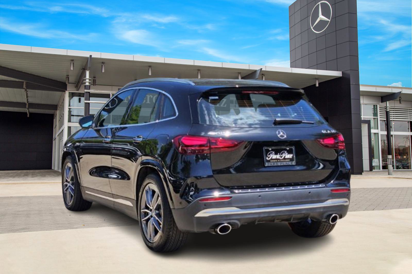 Certified 2024 Mercedes-Benz GLA 35 AMG 4MATIC image 4
