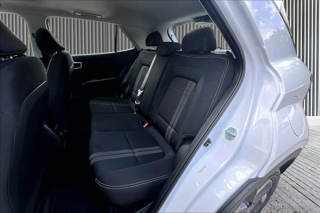 Used 2025 Hyundai Venue SEL FWD image 26