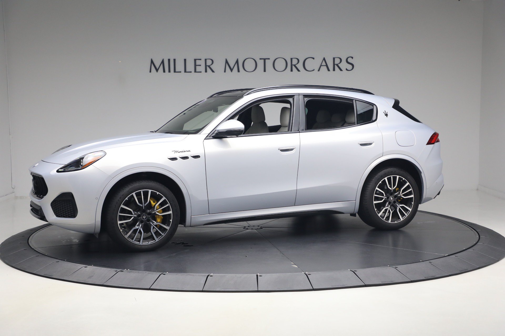 Certified 2023 Maserati Grecale Modena AWD/4WD image 1