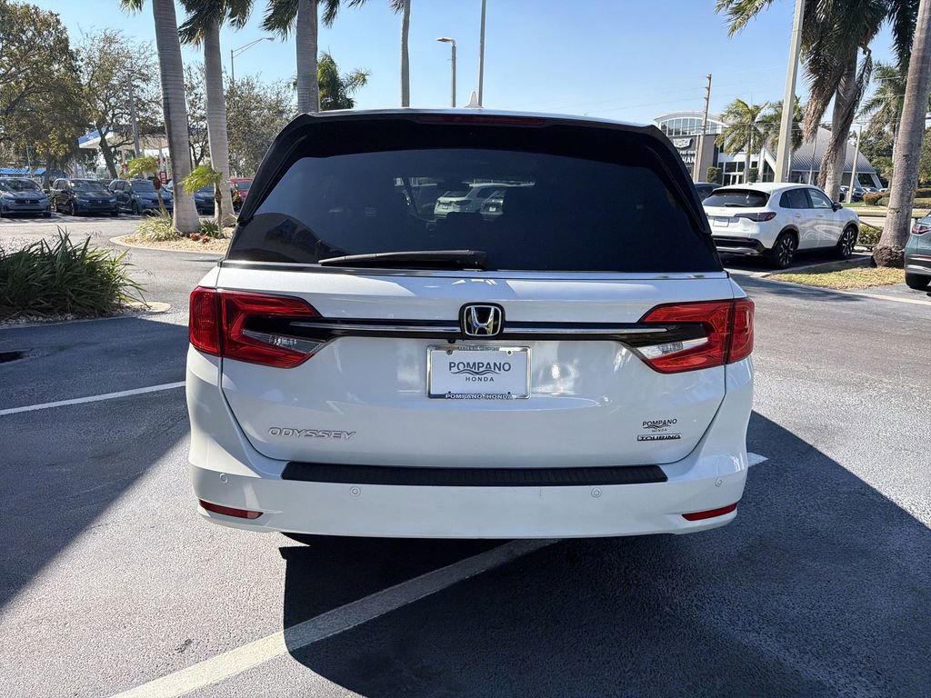 Certified 2024 Honda Odyssey Touring image 7