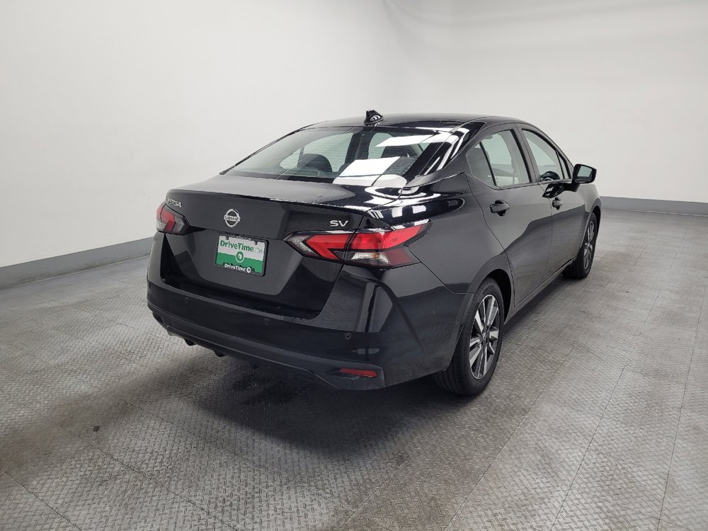 Used 2022 Nissan Versa SV FWD image 9