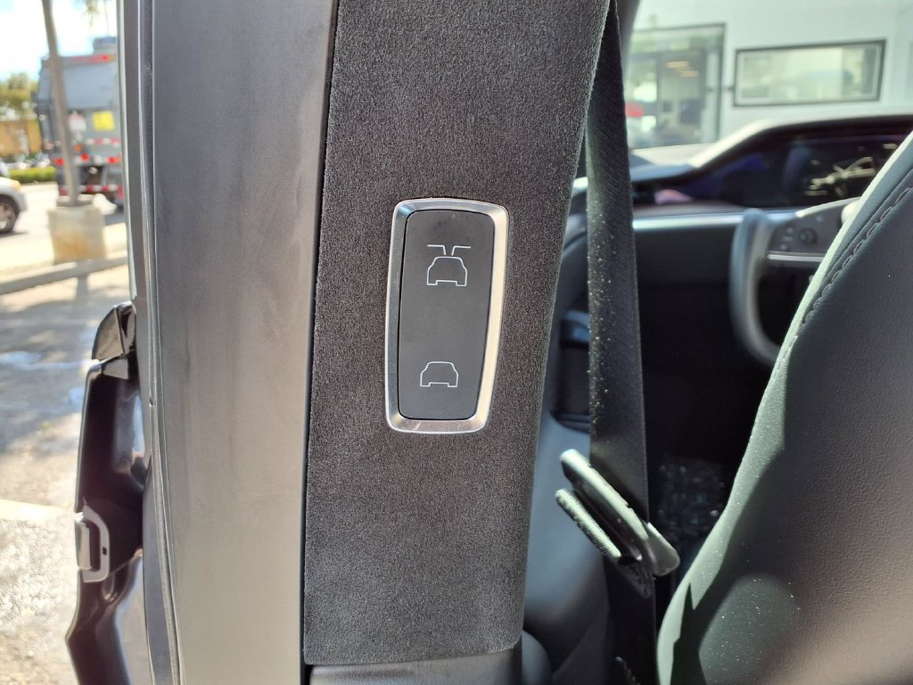 Used 2024 Tesla Model X AWD/4WD image 13