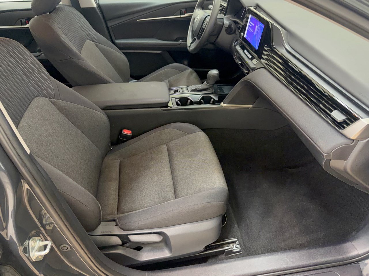 Used 2025 Toyota Camry LE FWD image 30