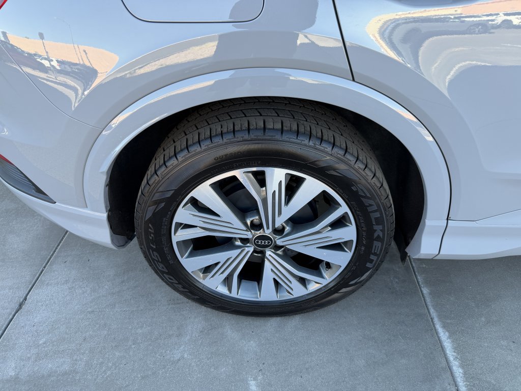 Used 2024 Audi Q4 e-tron Premium w/ Convenience Package image 15