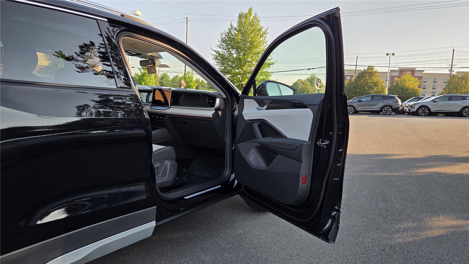 New 2026 Volkswagen Tiguan SE FWD image 27