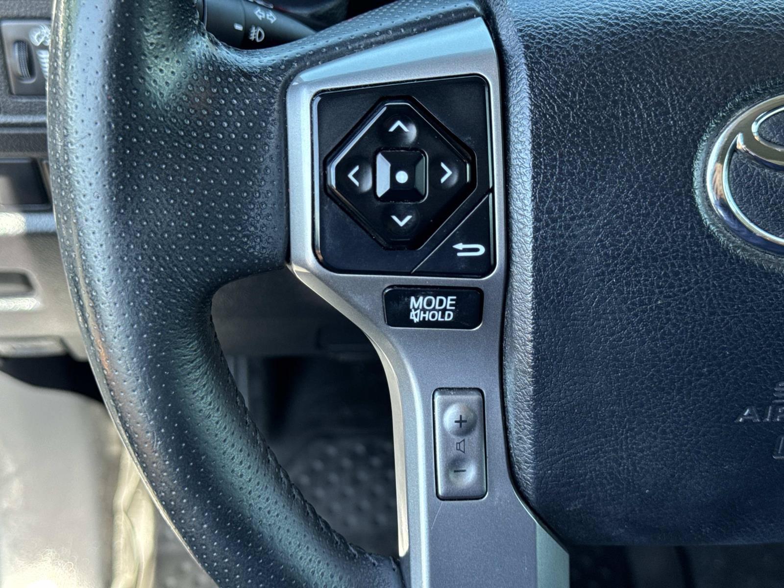 Used 2018 Toyota 4Runner SR5 Premium w/ Convenience Package RWD image 11