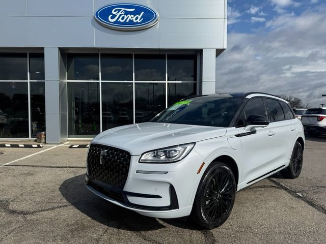 Used 2025 Lincoln Corsair Grand Touring w/ Equipment Group 302A image 3