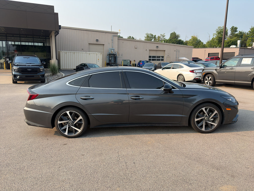 Used 2023 Hyundai Sonata SEL Plus FWD image 2
