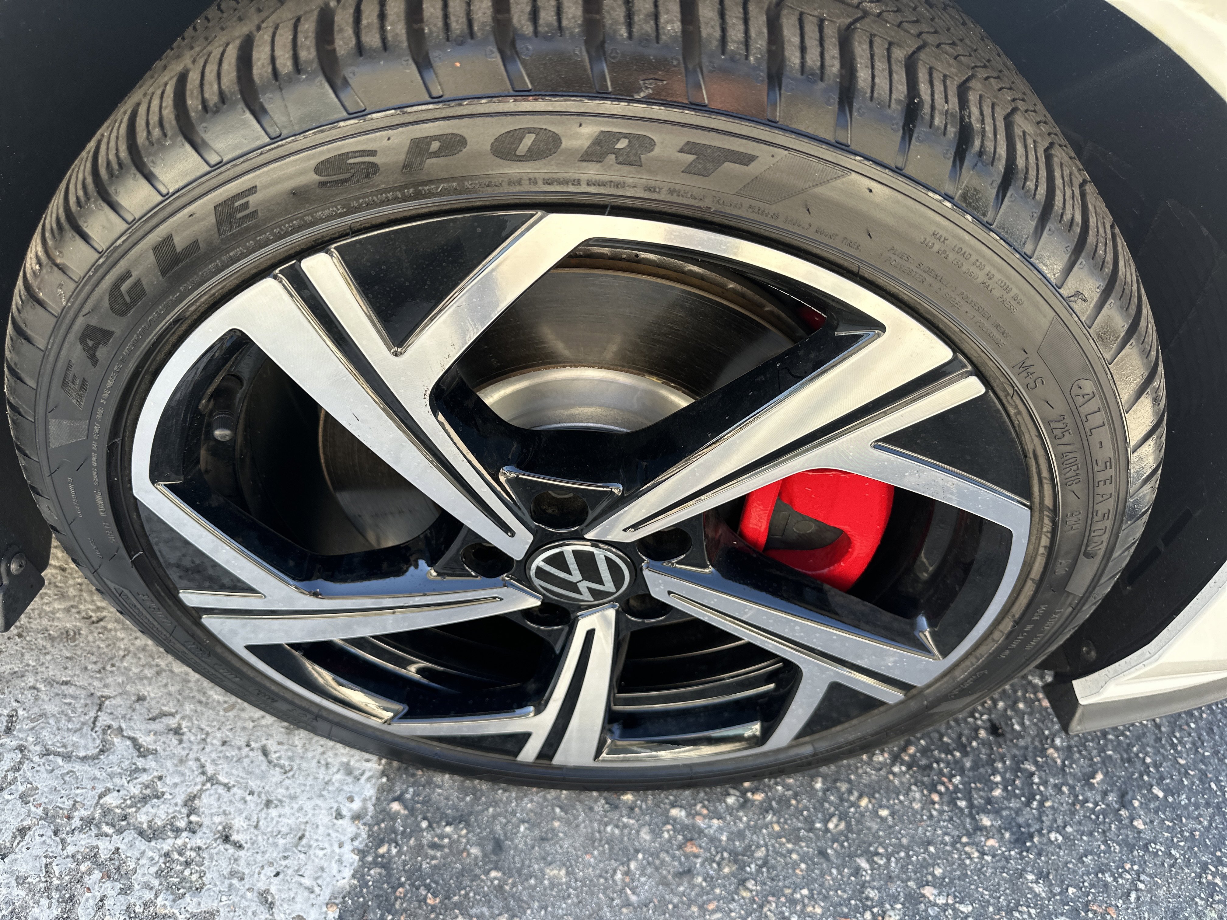 Used 2024 Volkswagen GTI SE image 6