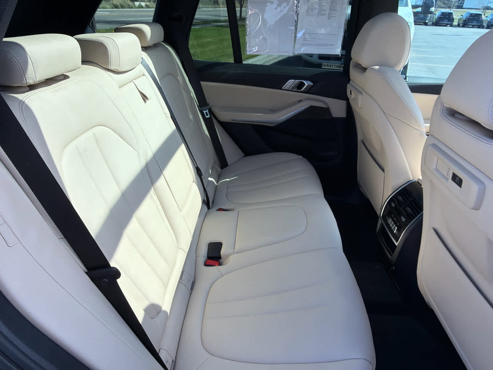 Used 2022 BMW X5 xDrive45e w/ Premium Package image 12