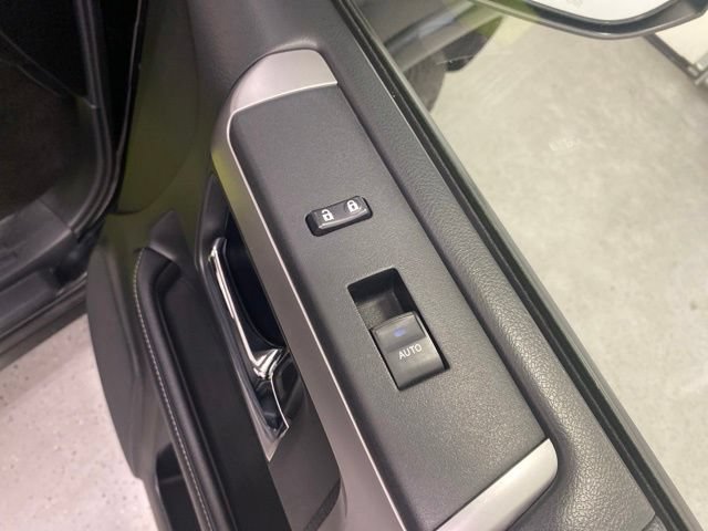 Used 2019 Toyota 4Runner SR5 AWD/4WD image 29