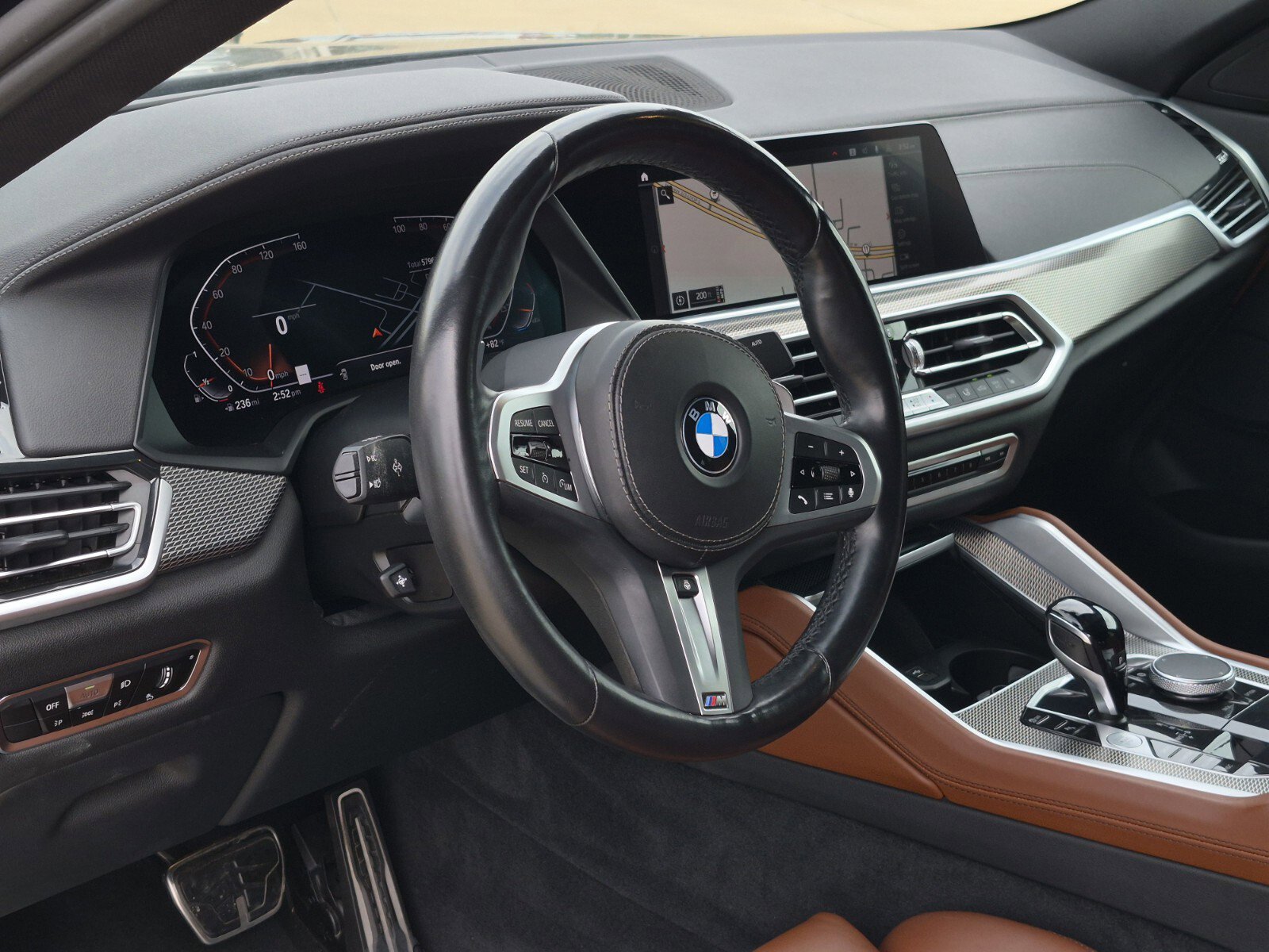 Used 2022 BMW X6 xDrive40i w/ M Sport Package image 11