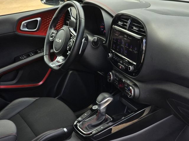 Used 2022 Kia Soul Turbo FWD image 11